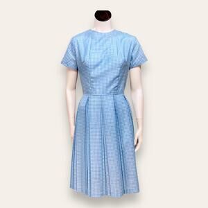 Vintage Checkered Fit and flare short sleeve Pleated Dress Size Small